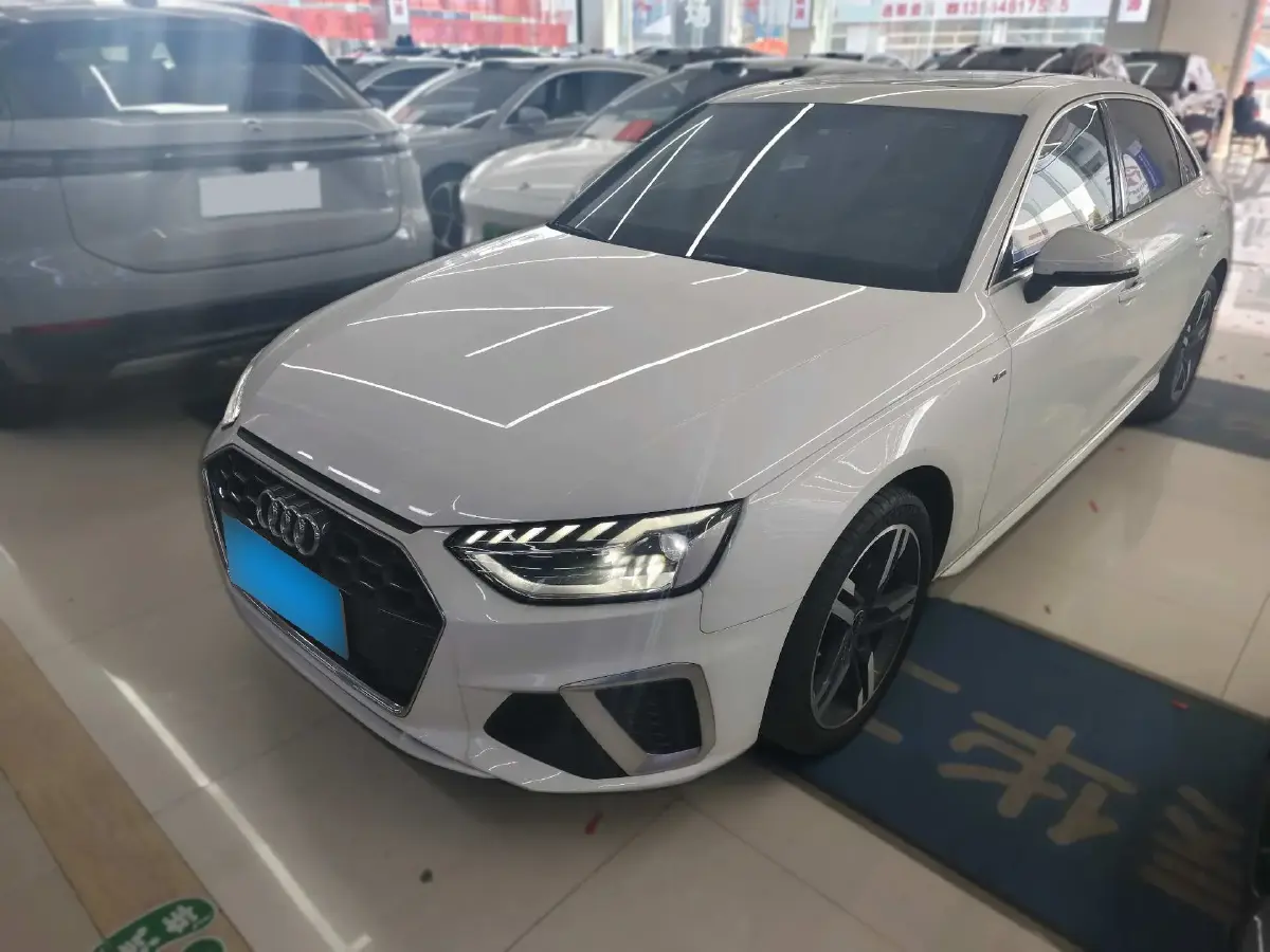 2023 Audi A4L 2.0T 190HP L4 7DCT