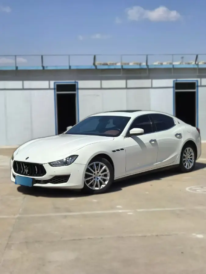 2021 Maserati Ghibli 2.0T 330HP L4 8AT