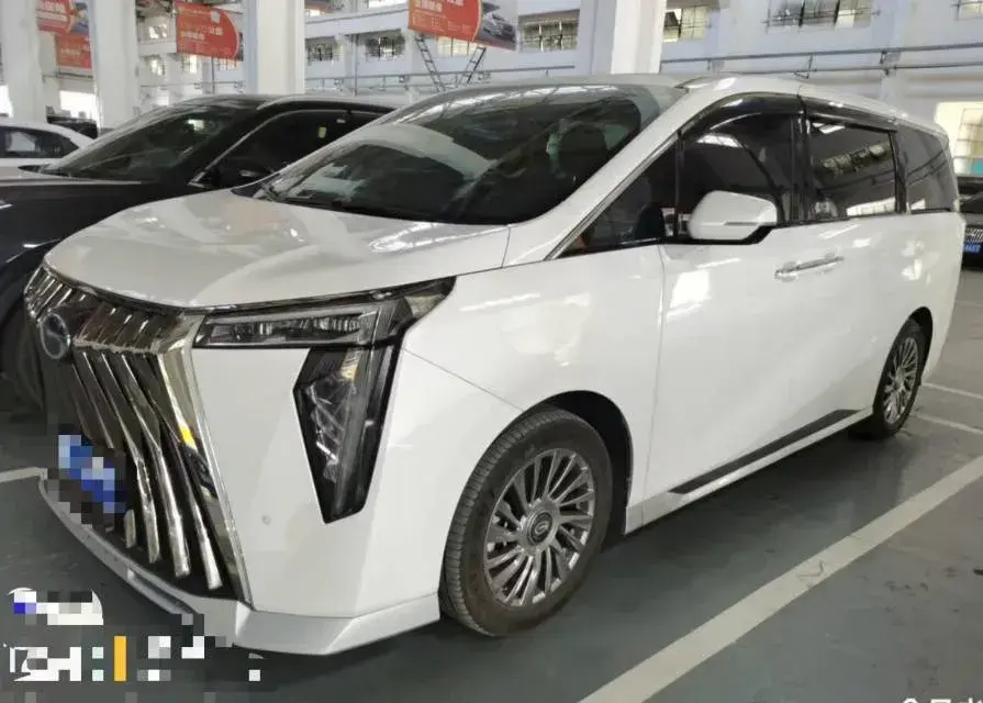 2023 GAC Trumpchi M8 2.0T 190HP L4 E-CVT Hybrid