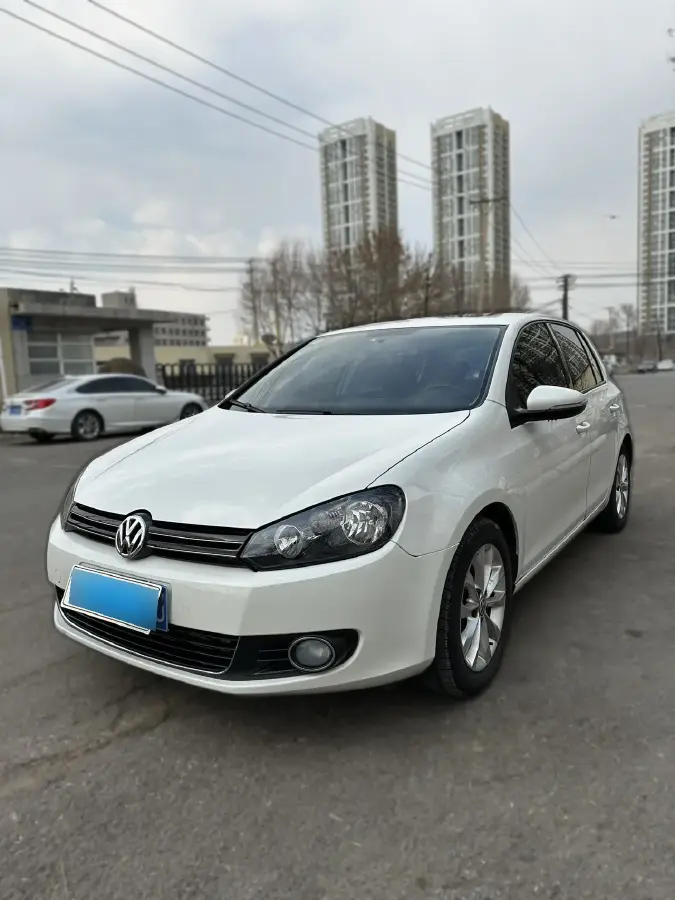 2012 Volkswagen Golf 1.4T 160HP L4 7DCT