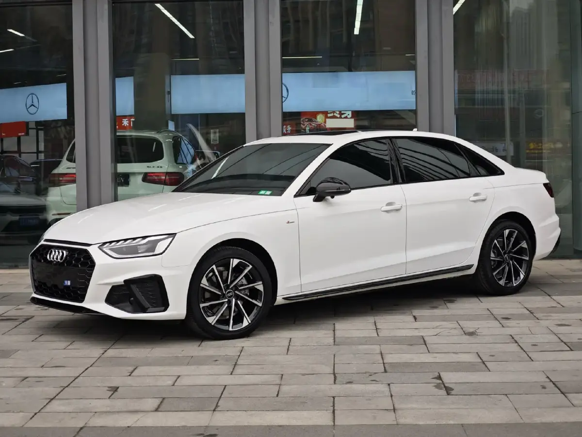 2023 Audi A4L 2.0T 190HP L4 7DCT