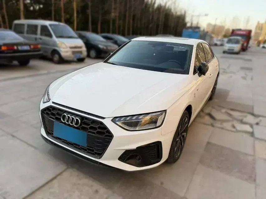 2023 Audi A4L 2.0T 190HP L4 7DCT