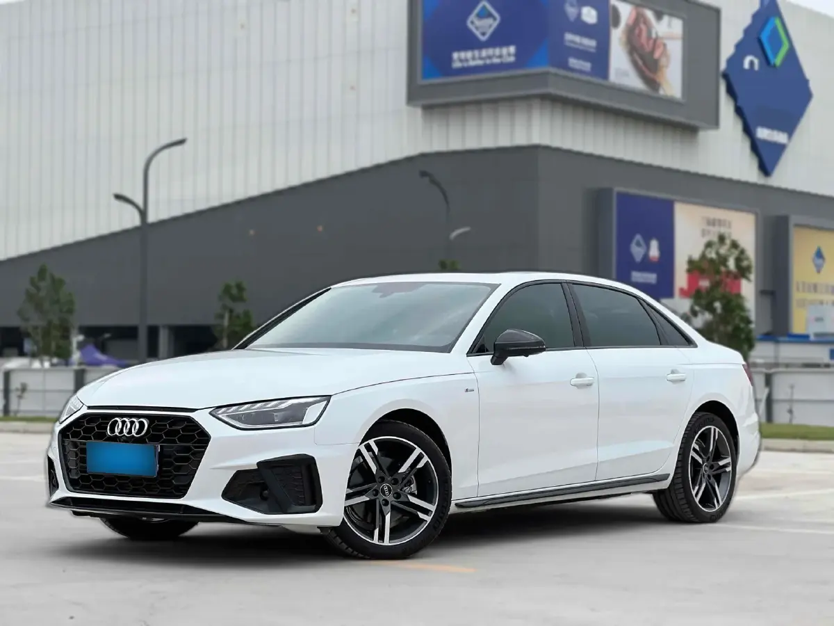 2022 Audi A4L 2.0T 190HP L4 7DCT