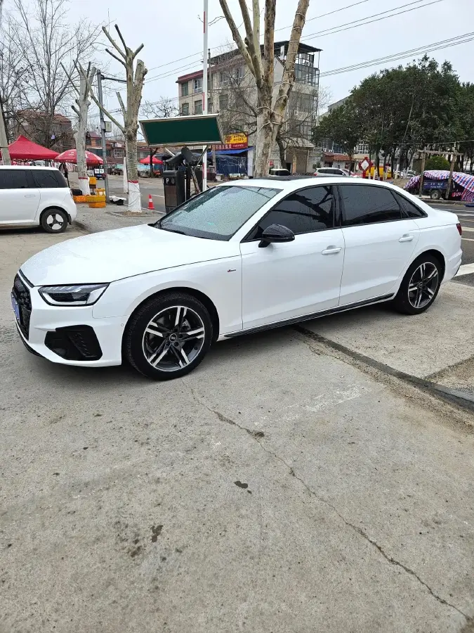 2022 Audi A4L 2.0T 190HP L4 7DCT