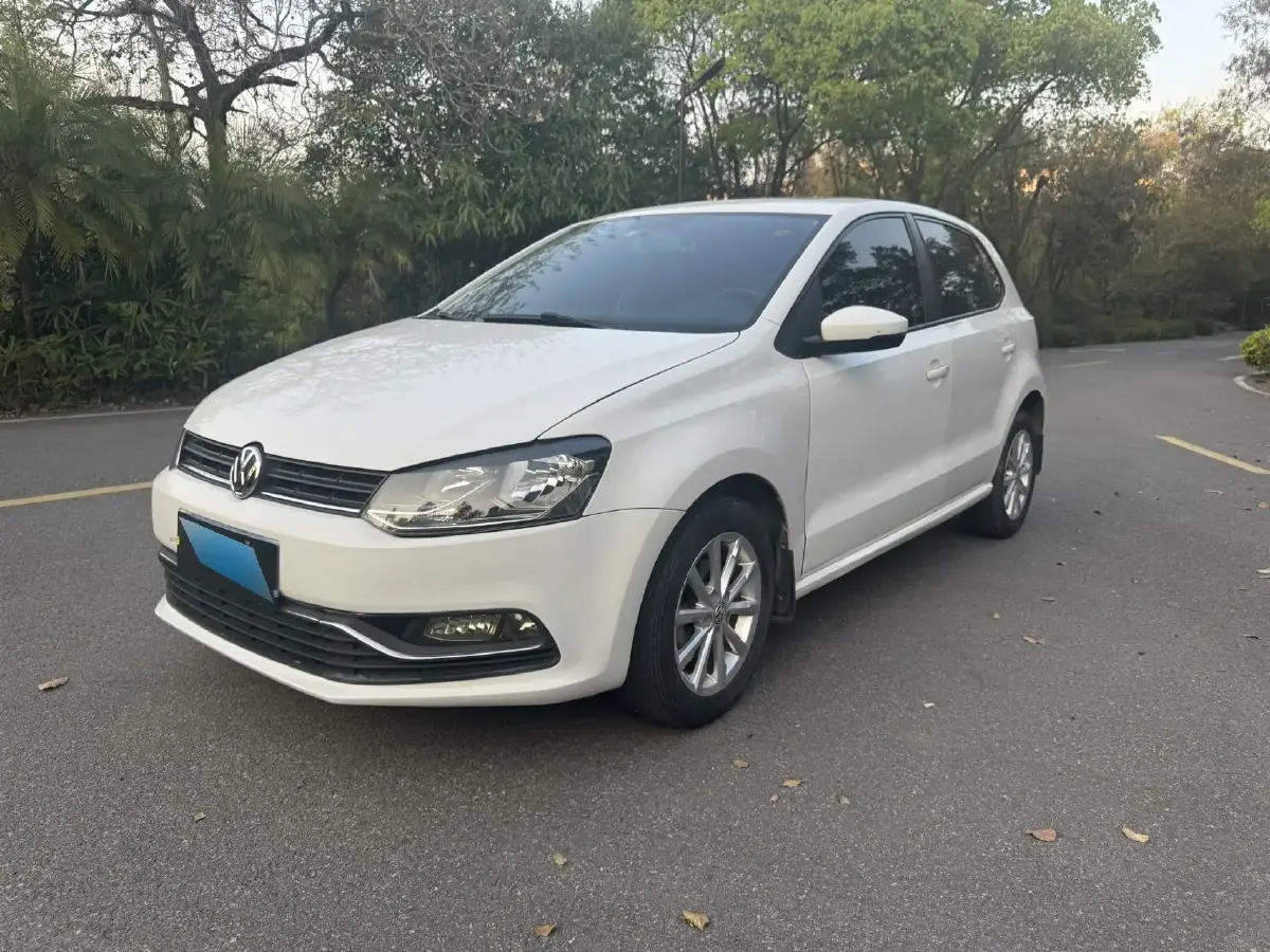 2016 Volkswagen Polo 1.6L 110HP L4 5MT