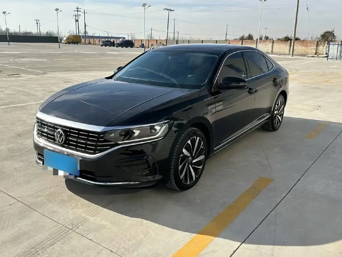 2022 Volkswagen Passat 2.0T 186HP L4 7DCT