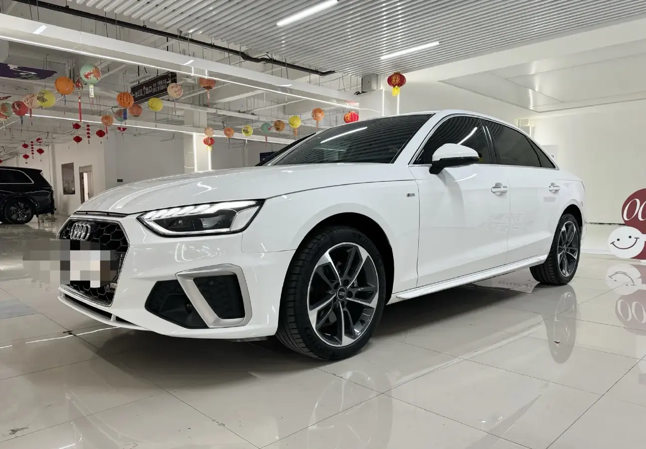 2022 Audi A4L 2.0T 190HP L4 7DCT