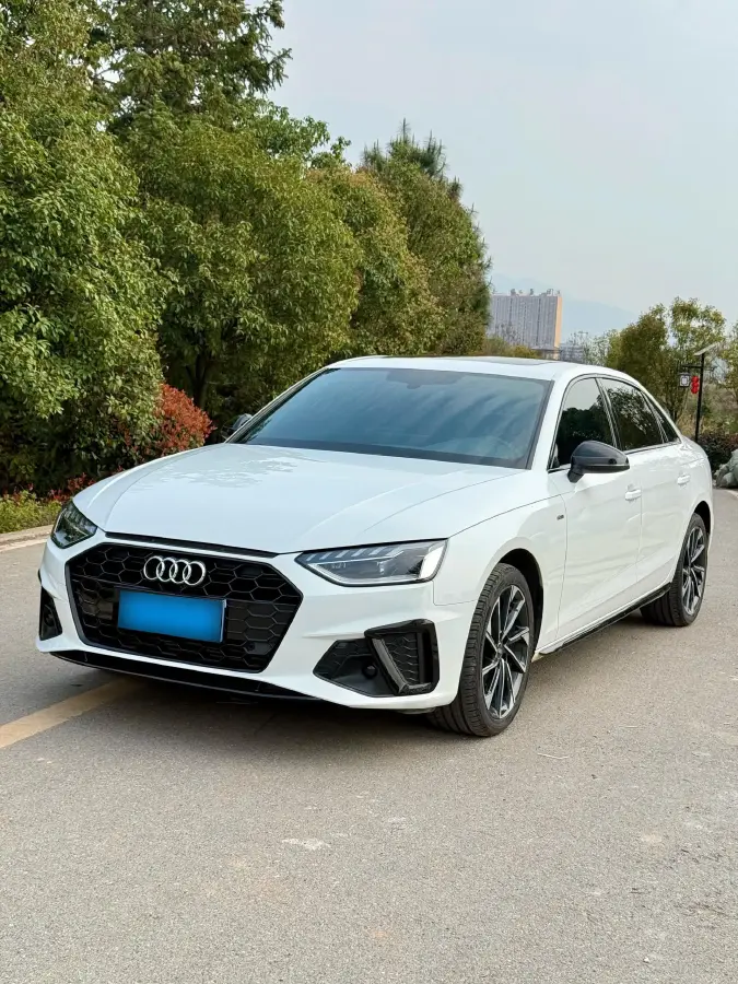 2023 Audi A4L 2.0T 190HP L4 7DCT
