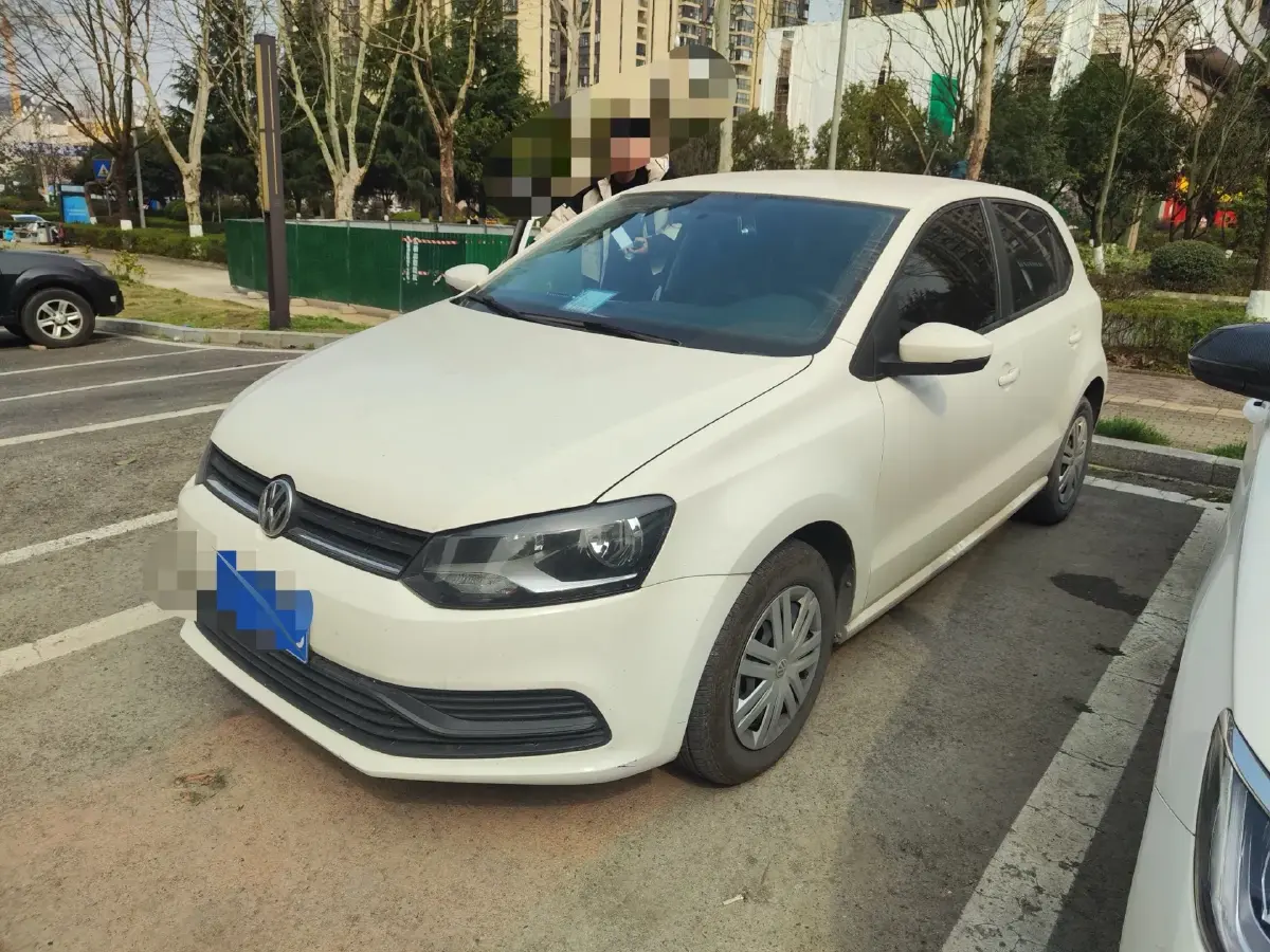 2016 Volkswagen Polo 1.4L 90HP L4 6AT