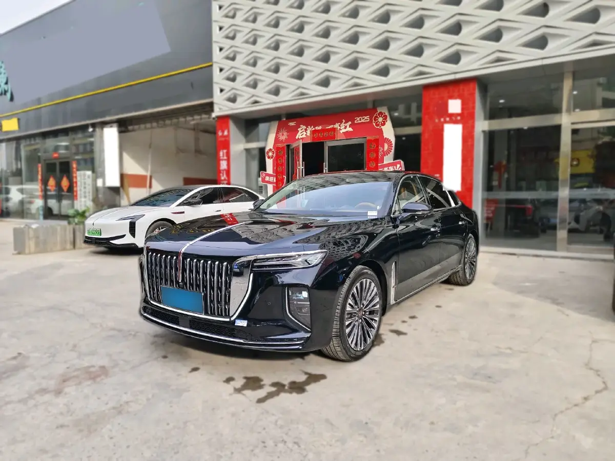 2024 HongQi H9 2.0T 252HP L4 7DCT