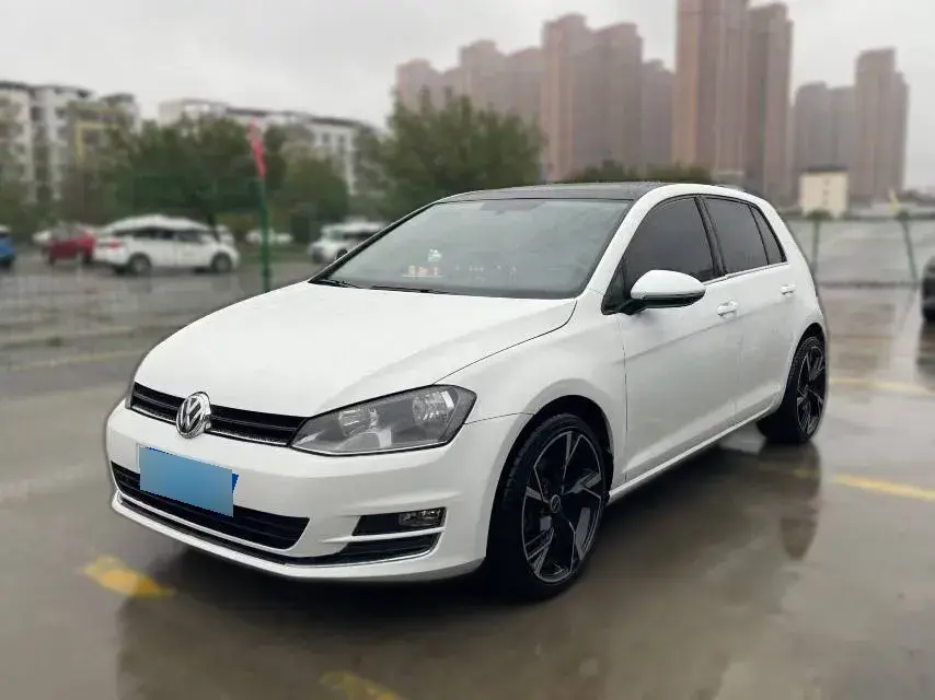 2014 Volkswagen Golf 1.4T 131HP L4 7DCT