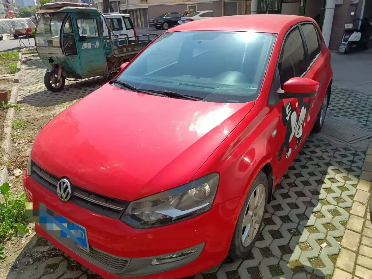 2013 Volkswagen Polo 1.4L 86HP L4 5MT