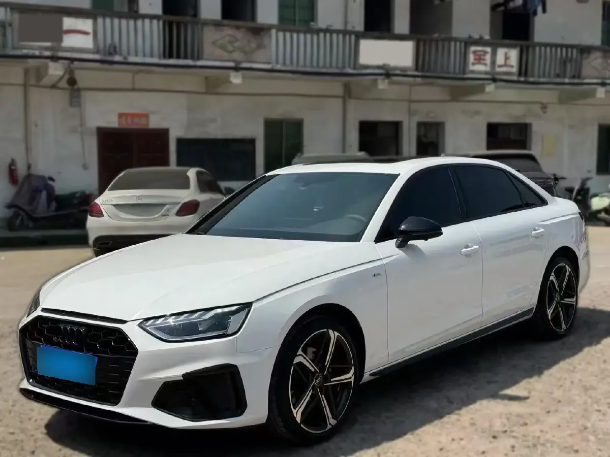 2024 Audi A4L 2.0T 190HP L4 7DCT