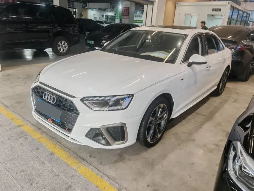 2022 Audi A4L 2.0T 190HP L4 7DCT