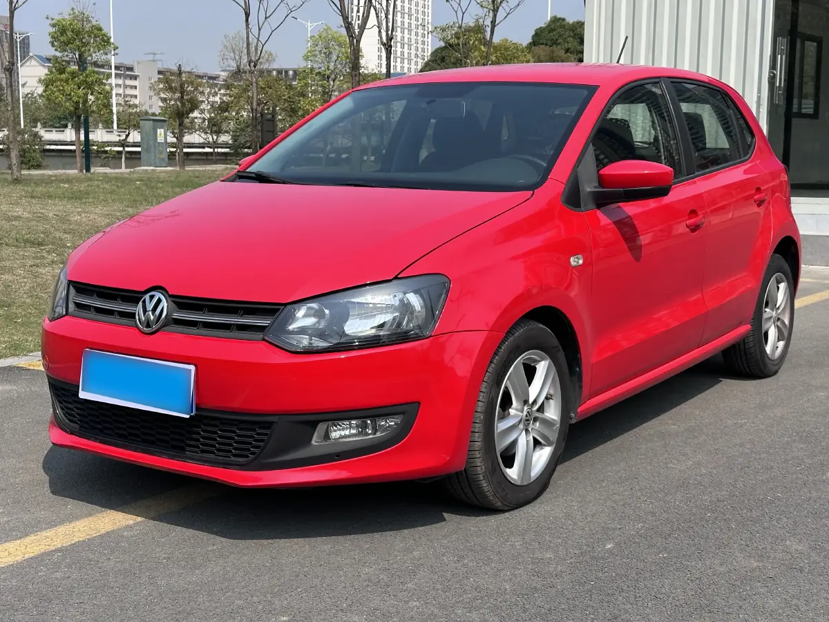 2011 Volkswagen Polo 1.4L 86HP L4 6AT