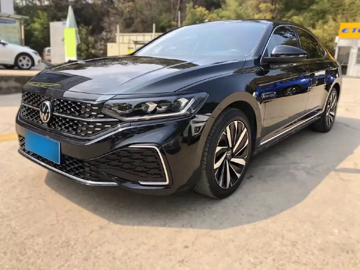 2022 Volkswagen Passat 2.0T 186HP L4 7DCT