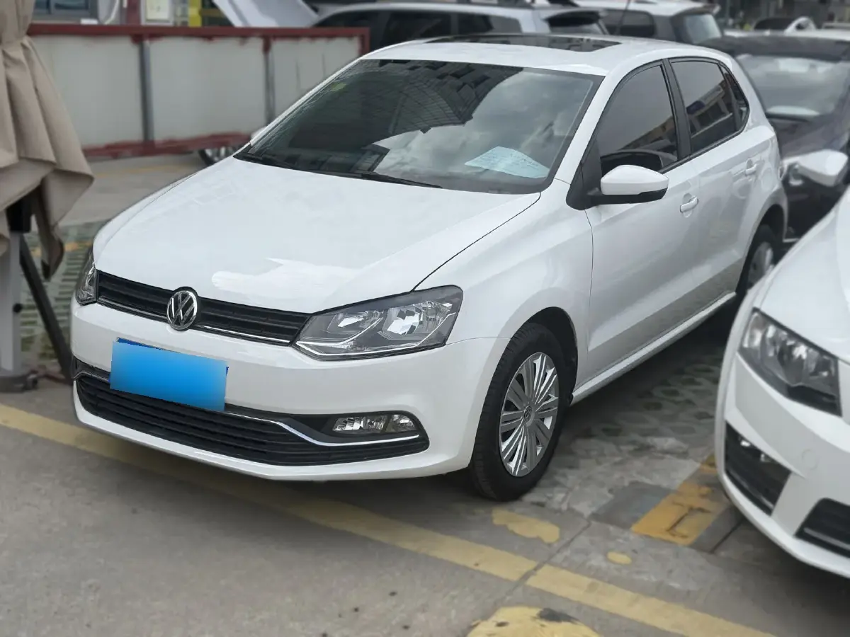 2016 Volkswagen Polo 1.6L 110HP L4 5MT