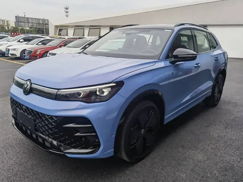 2024 Volkswagen Tiguan L 2.0T 220HP L4 7DCT