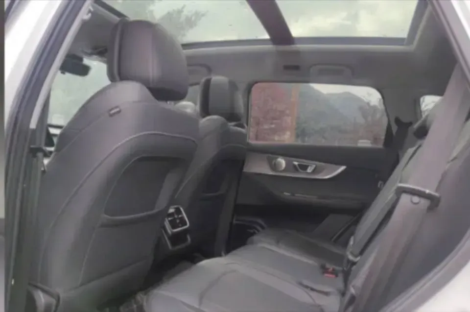 2024 Chery Tiggo 8 PRO 1.6T 197HP L4 7DCT,autocango,china used car exporter,china ev exporter,chinese used car exporter,chinese used ev exporter