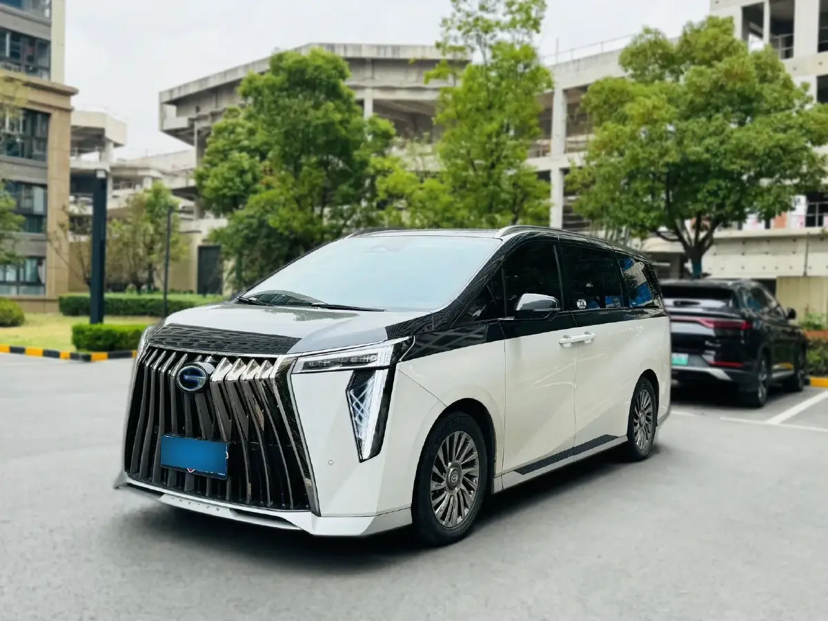 2023 GAC Trumpchi M8 2.0T 190HP L4 E-CVT Hybrid