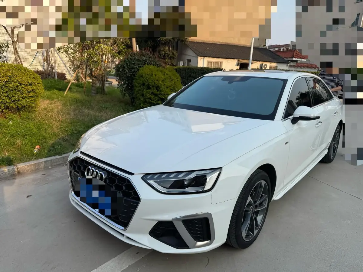 2022 Audi A4L 2.0T 190HP L4 7DCT