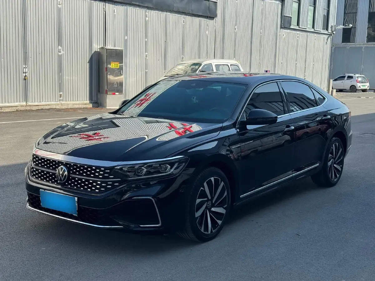 2022 Volkswagen Passat 2.0T 186HP L4 7DCT