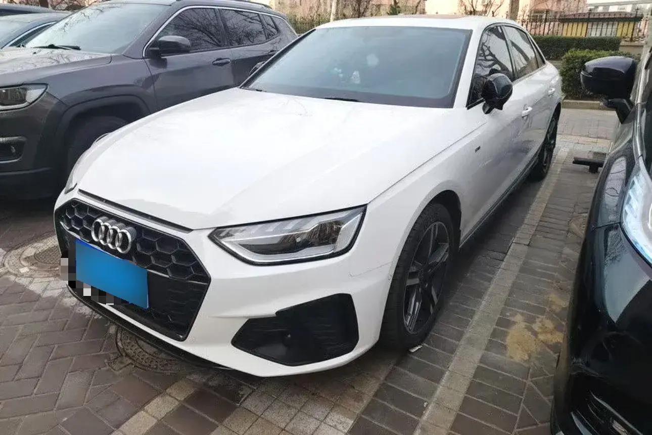 2022 Audi A4L 2.0T 190HP L4 7DCT