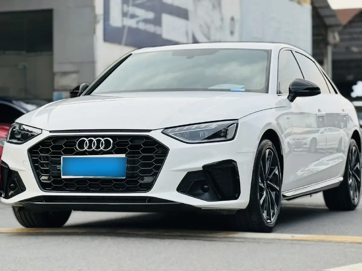 2023 Audi A4L 2.0T 190HP L4 7DCT