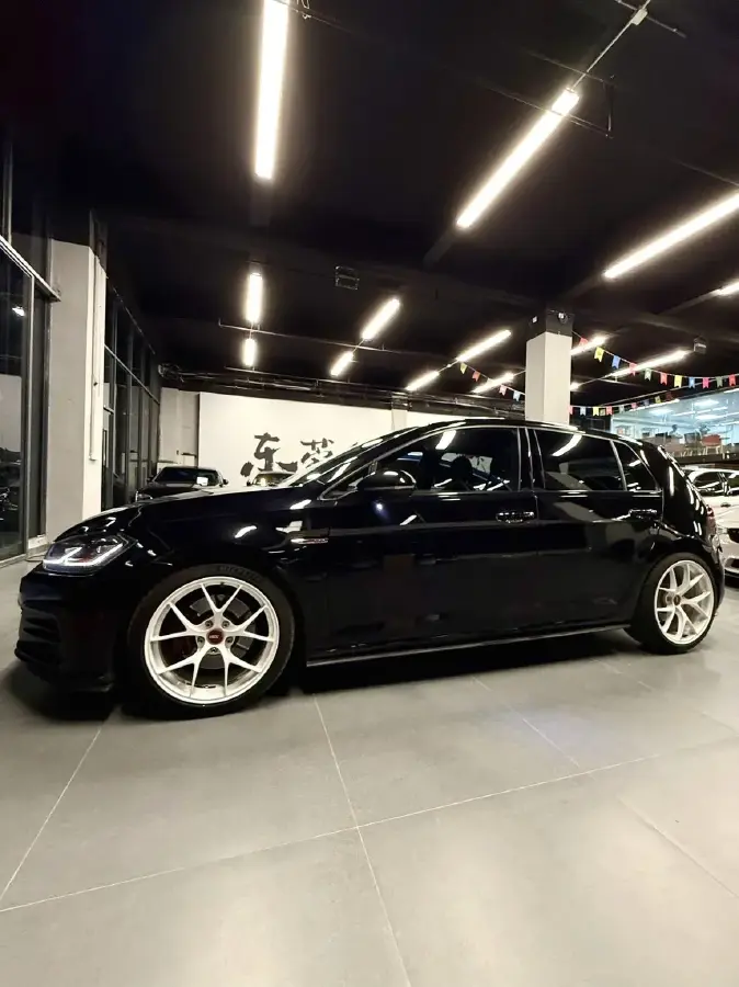 2018 Volkswagen GolfGTI 2.0T 220HP L4 7DCT