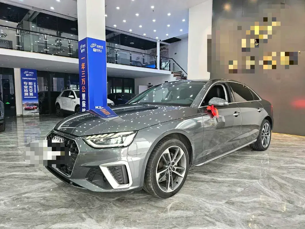 2022 Audi A4L 2.0T 190HP L4 7DCT