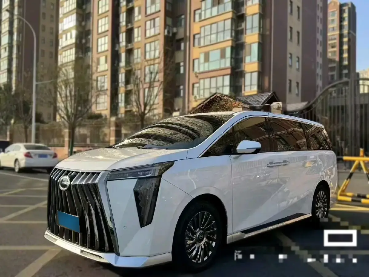 2023 GAC Trumpchi M8 2.0T 190HP L4 E-CVT Hybrid