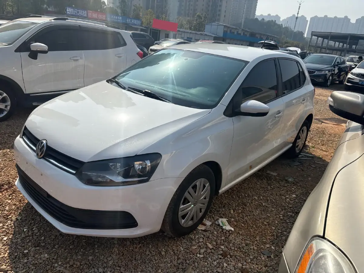 2016 Volkswagen Polo 1.4L 90HP L4 6AT
