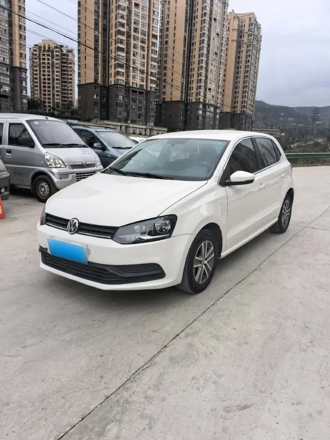 2016 Volkswagen Polo 1.4L 90HP L4 6AT