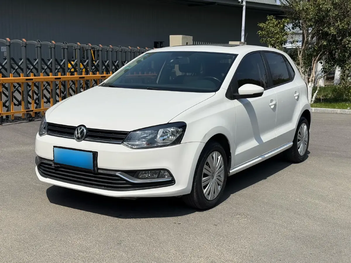 2016 Volkswagen Polo 1.6L 110HP L4 5MT