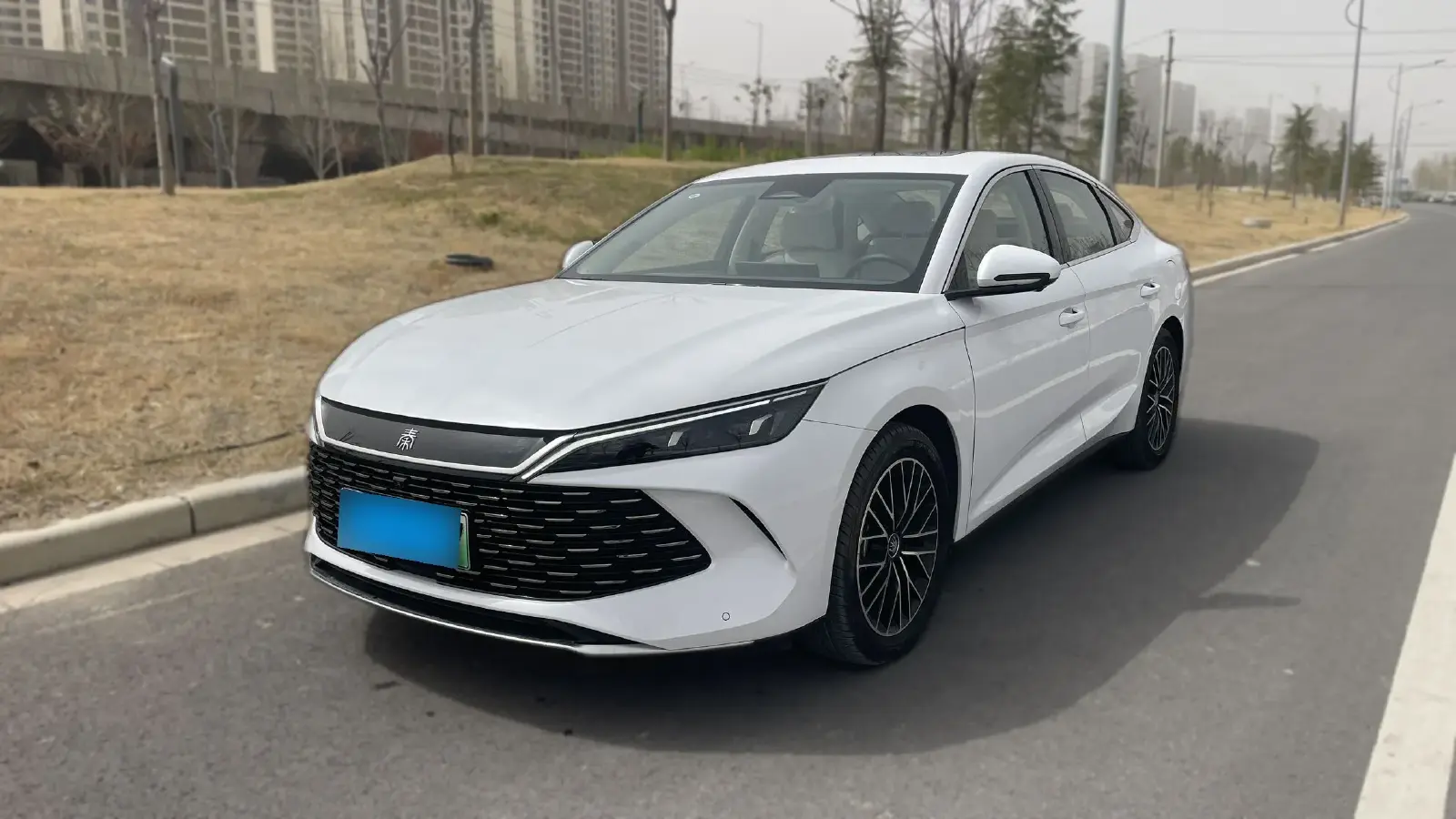 2024 BYD QinL 1.5L 101HP L4 E-CVT PHEV 15.87KWH
