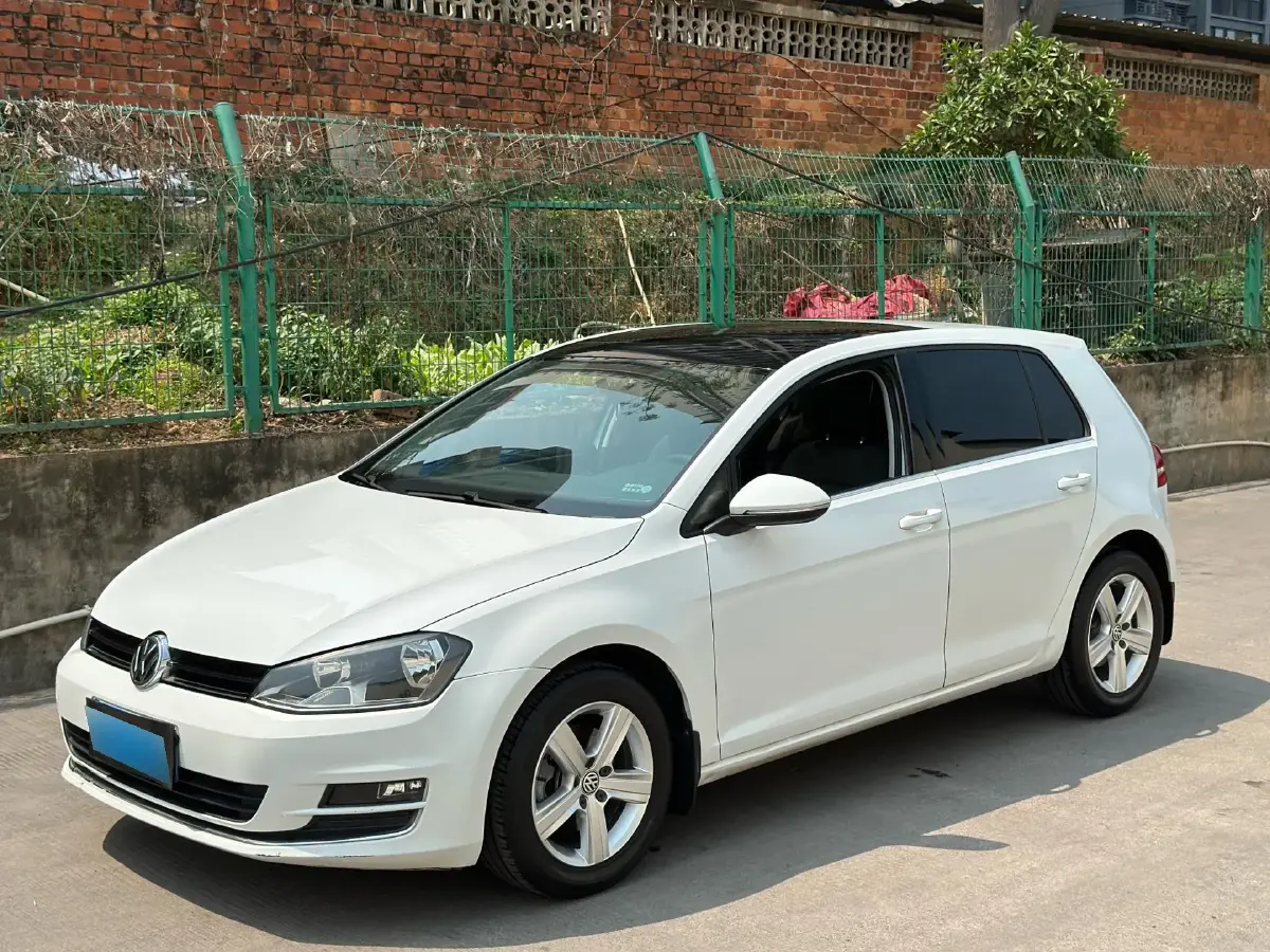 2016 Volkswagen GolfGTI 2.0T 220HP L4 7DCT