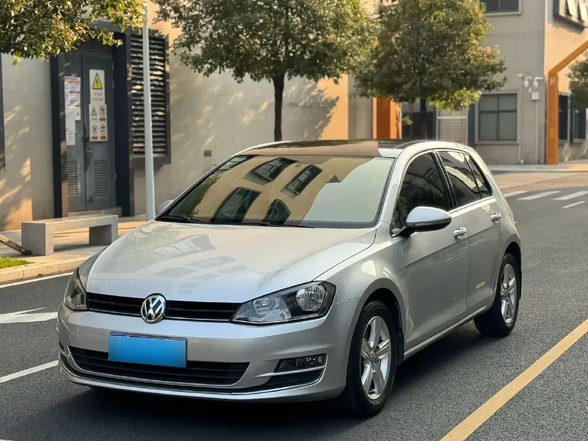 2012 Volkswagen Golf 1.6L 105HP L4 6AT