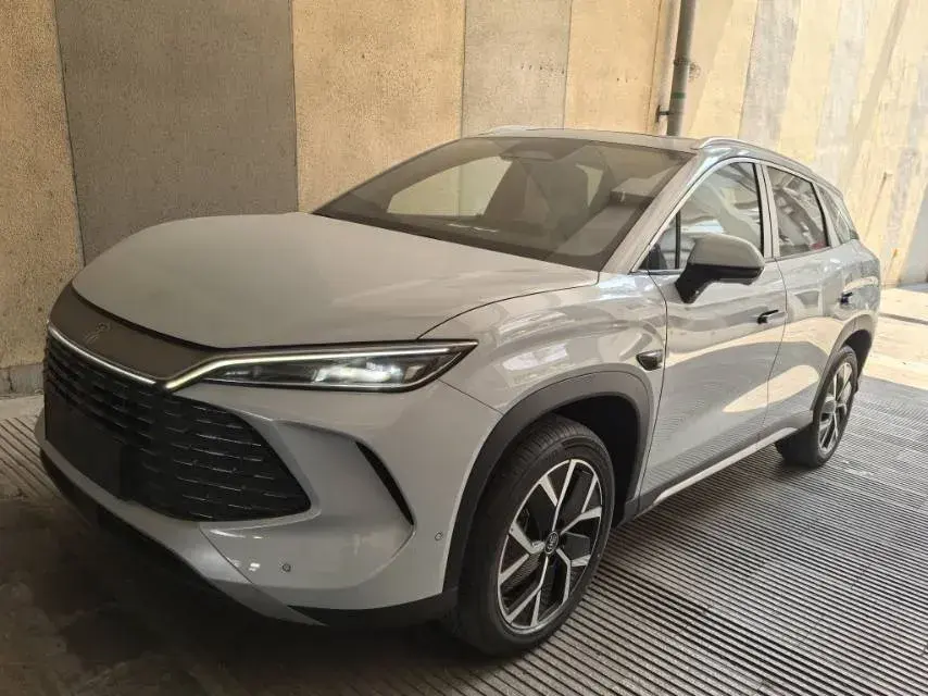 2025 BYD SongL DM-i 1.5L 101HP L4 E-CVT PHEV 26.6KWH