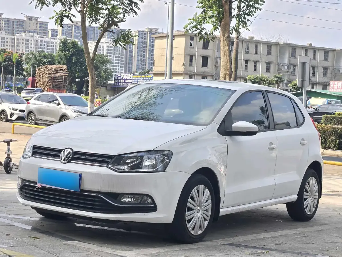 2016 Volkswagen Polo 1.6L 110HP L4 5MT