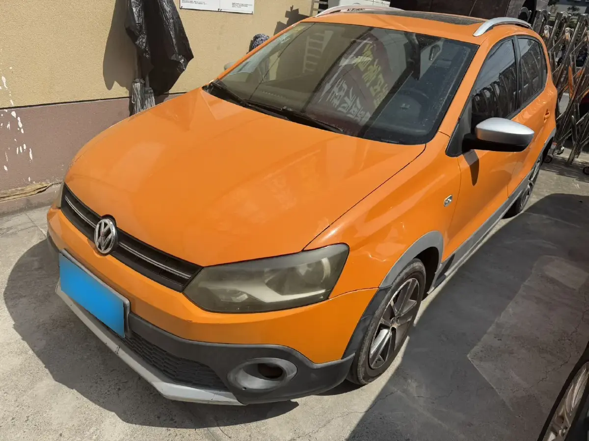 2012 Volkswagen Polo 1.6L 105HP L4 5MT