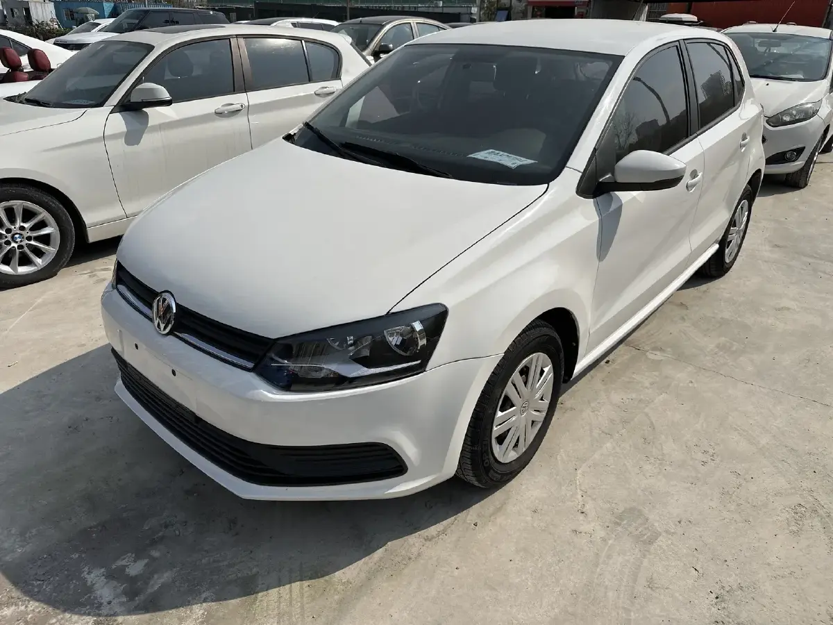 2016 Volkswagen Polo 1.4L 90HP L4 6AT