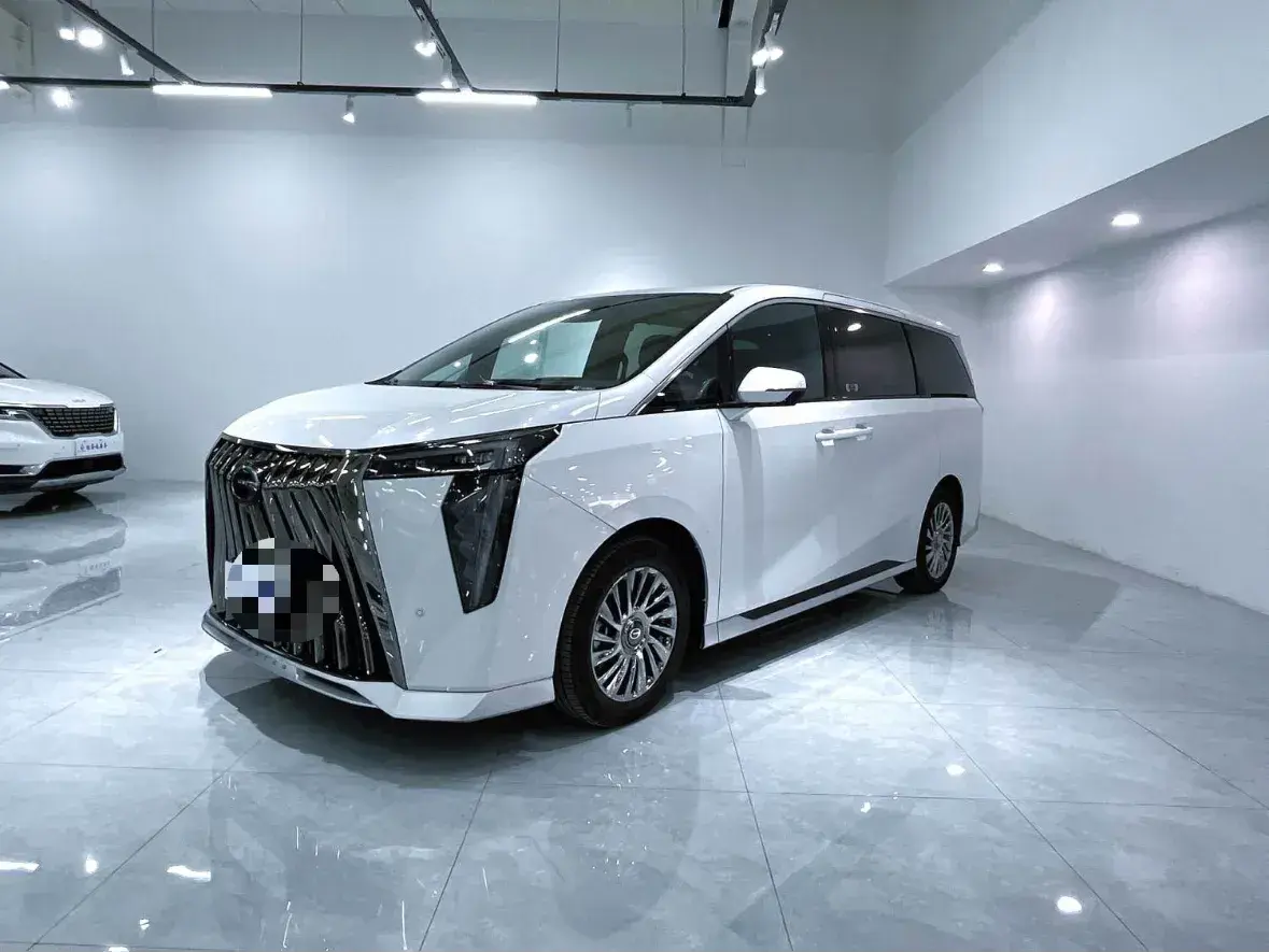 2023 GAC Trumpchi M8 2.0T 190HP L4 E-CVT Hybrid