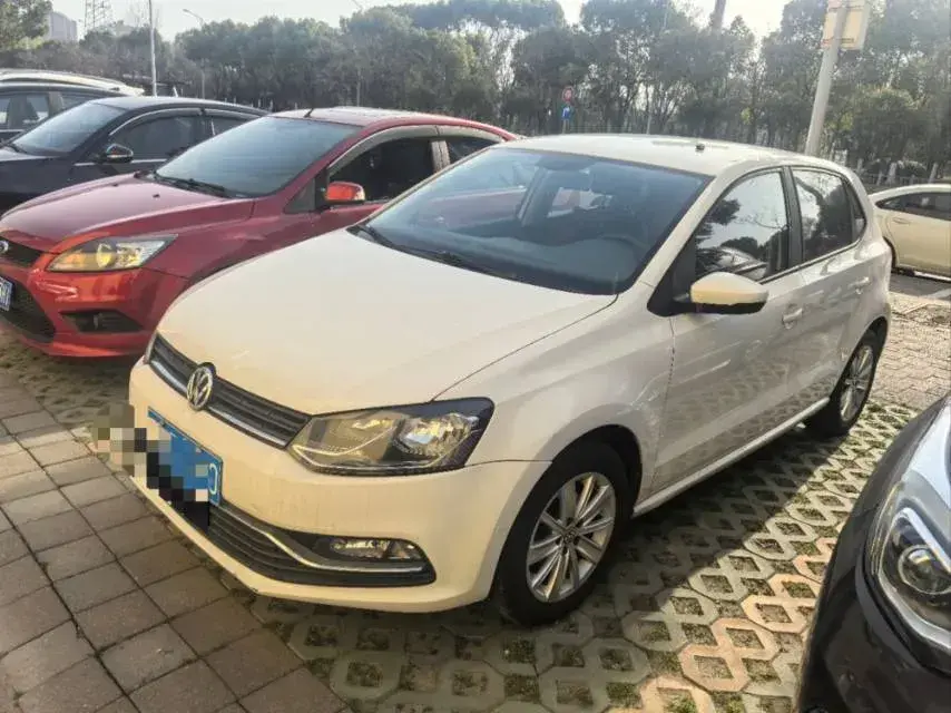 2014 Volkswagen Polo 1.6L 110HP L4 6AT