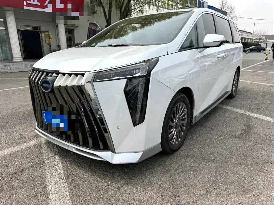 2023 GAC Trumpchi M8 2.0T 190HP L4 E-CVT Hybrid