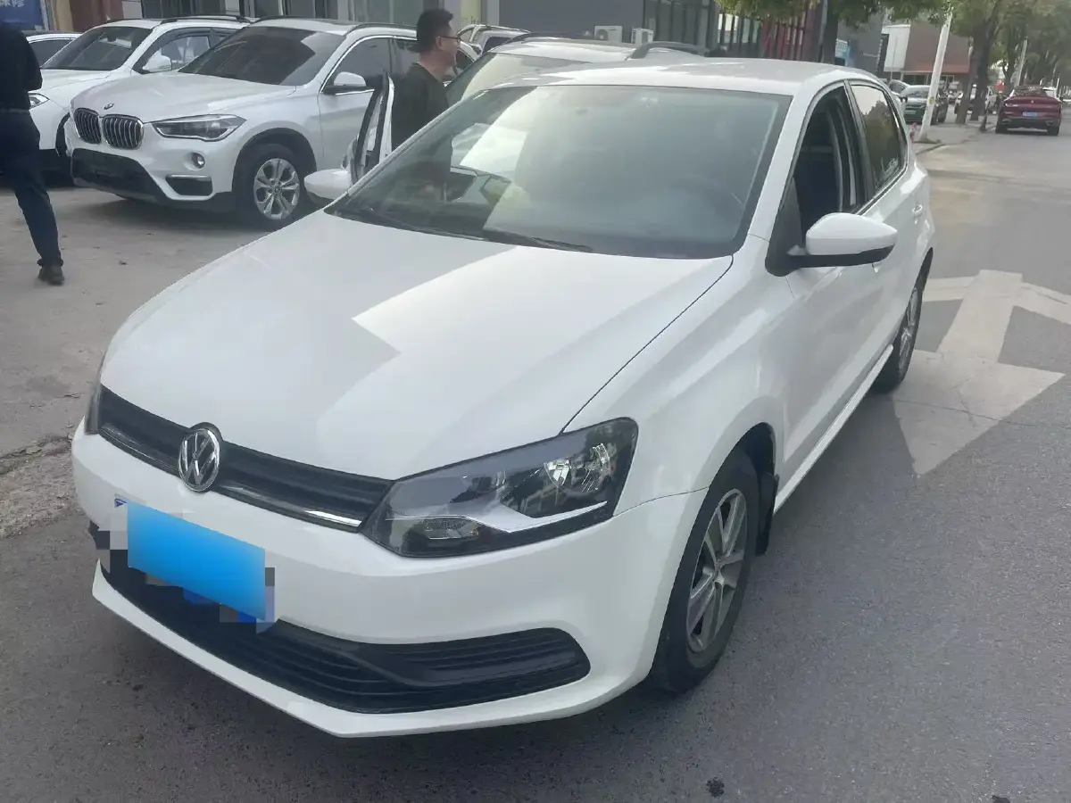 2016 Volkswagen Polo 1.4L 90HP L4 6AT