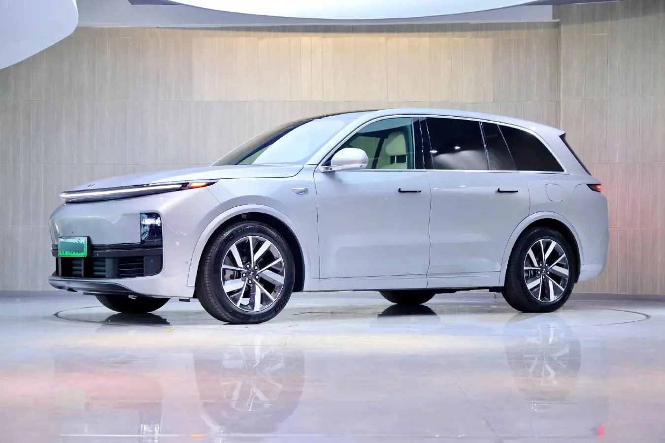 2023 Li L8 Range Extended 154HP REEV 40.9KWH