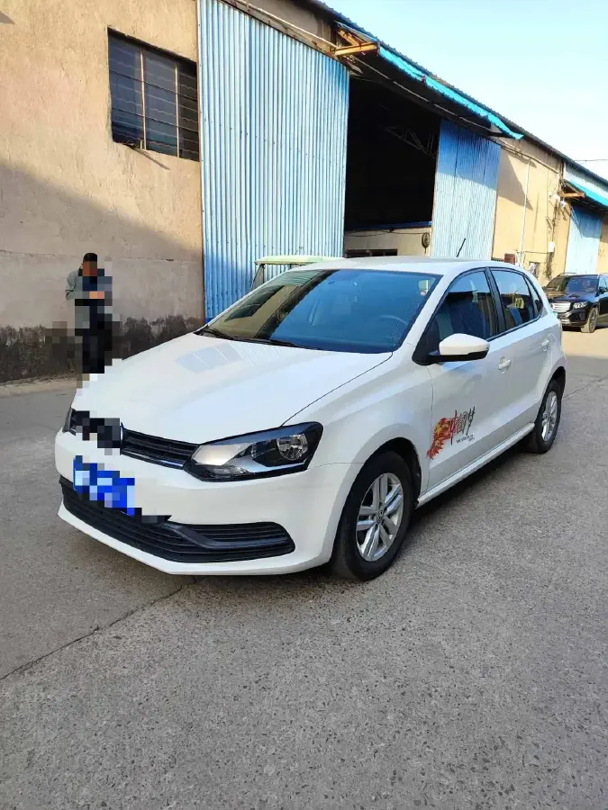 2016 Volkswagen Polo 1.4L 90HP L4 6AT