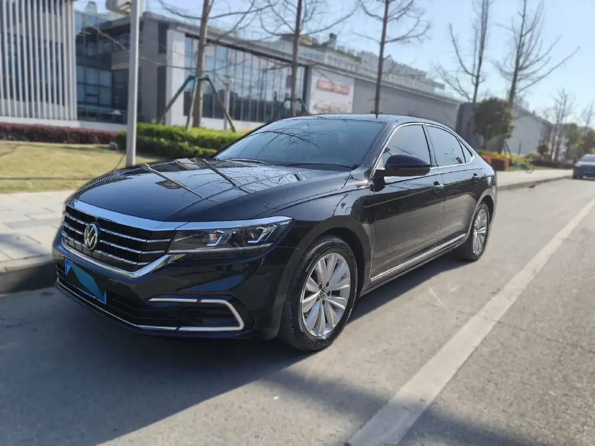 2021 Volkswagen Passat 2.0T 186HP L4 7DCT