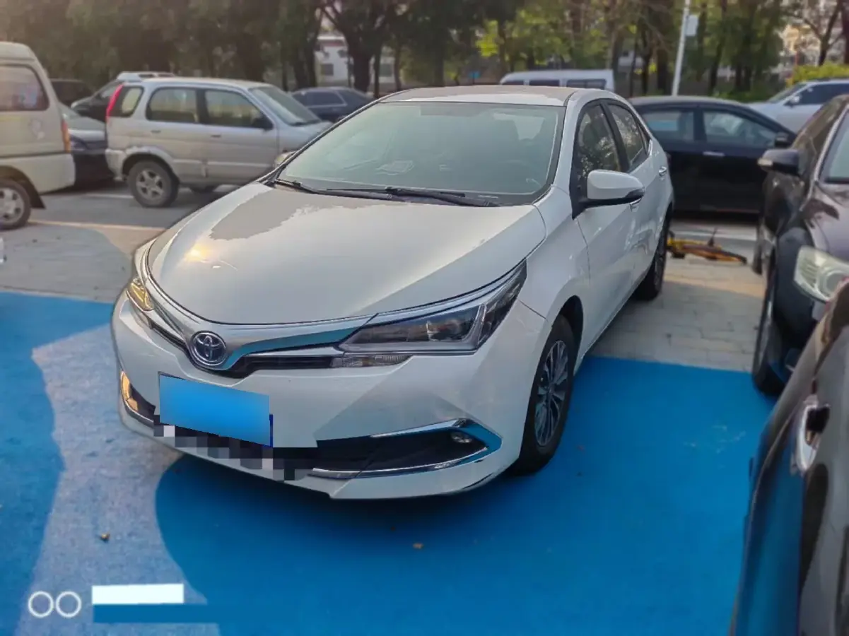 2018 Toyota Corolla 1.8L 99HP L4 E-CVT Hybrid
