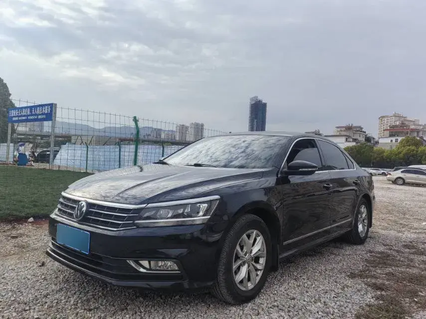 2013 Volkswagen Passat 1.8T 160HP L4 7DCT